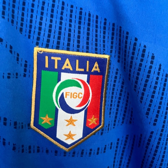 Italy Home Jersey- Fabio Cannavaro’s name and number - Picture 7 of 14